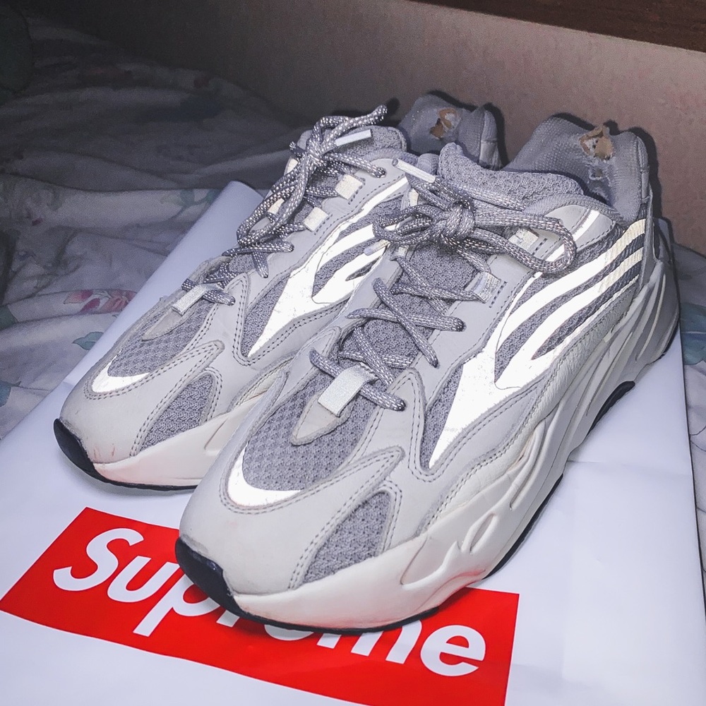 Adidas Yeezy 700 V2